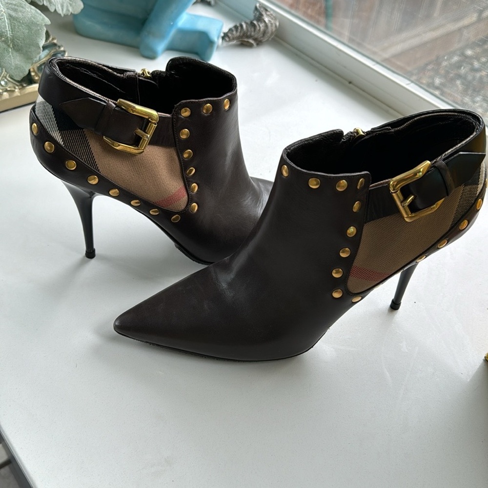 Burberry Black and Tan Ankle Boots with Gold Accents